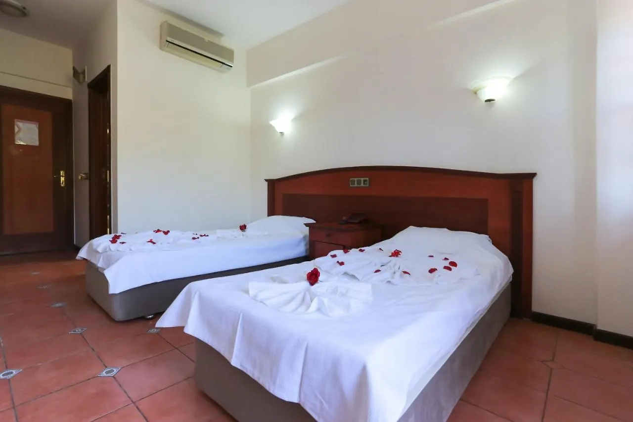 Club Pink Palace Hotel Oludeniz