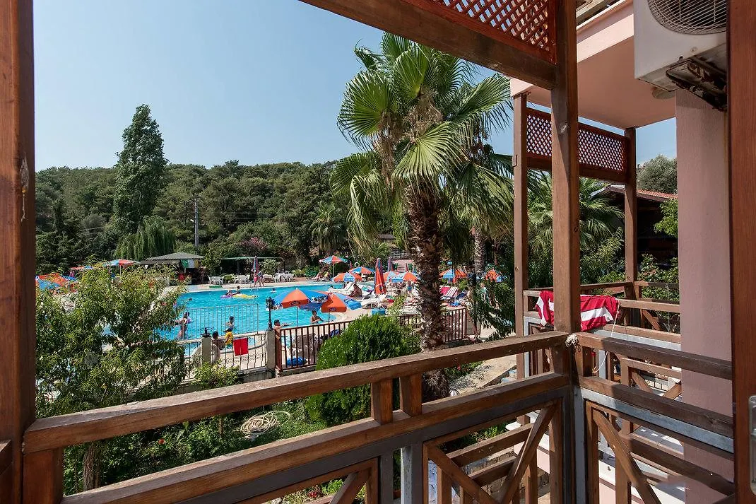Club Pink Palace Hotel Oludeniz