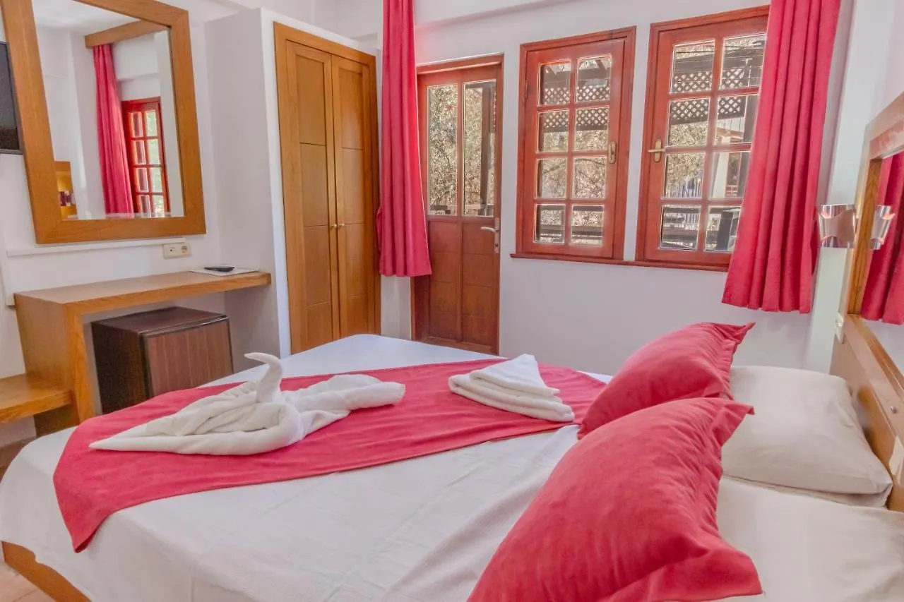 Club Pink Palace Hotel Oludeniz