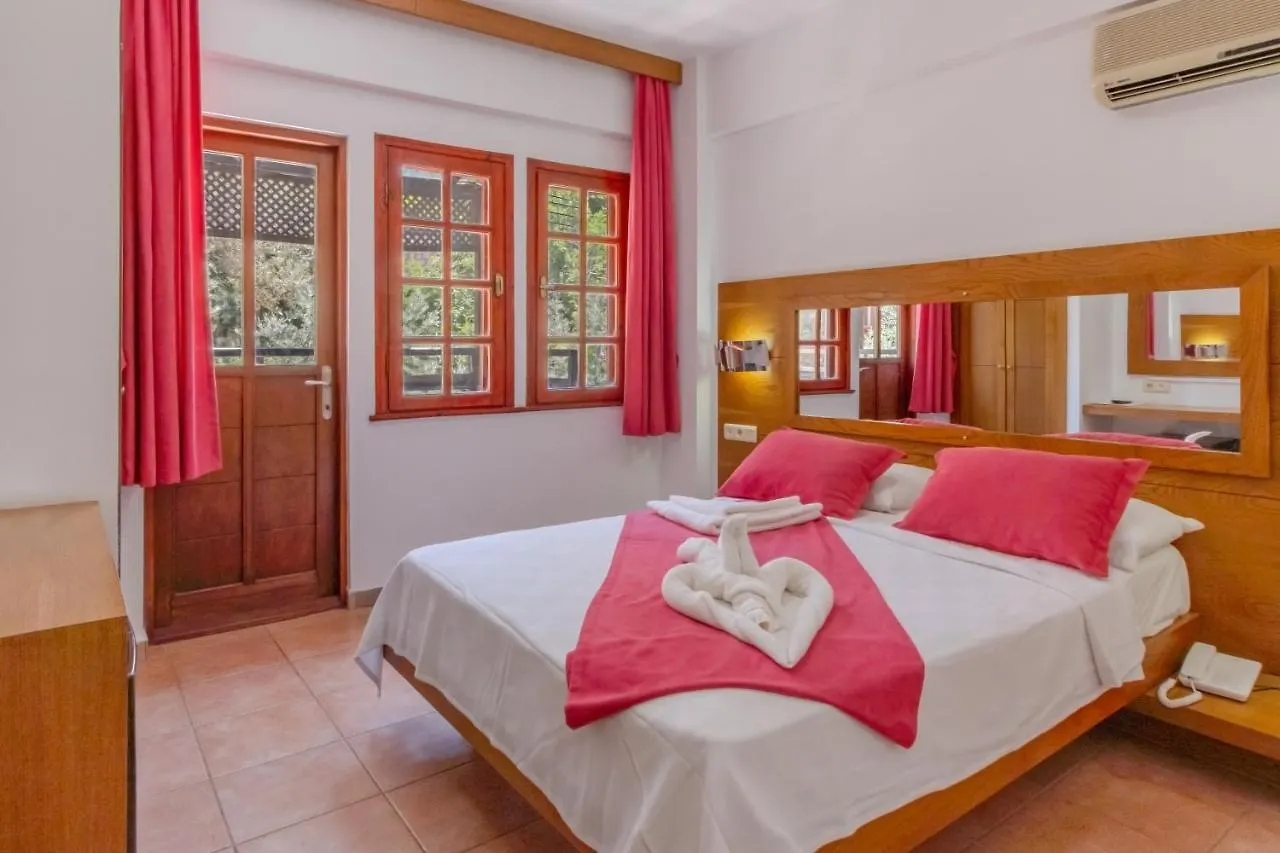 Club Pink Palace Hotel Oludeniz