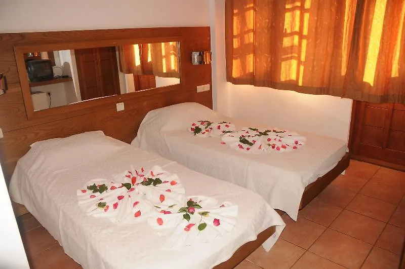Club Pink Palace Hotel Oludeniz