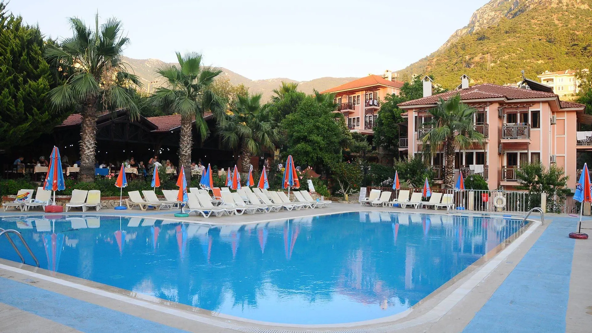 Club Pink Palace Hotel Oludeniz