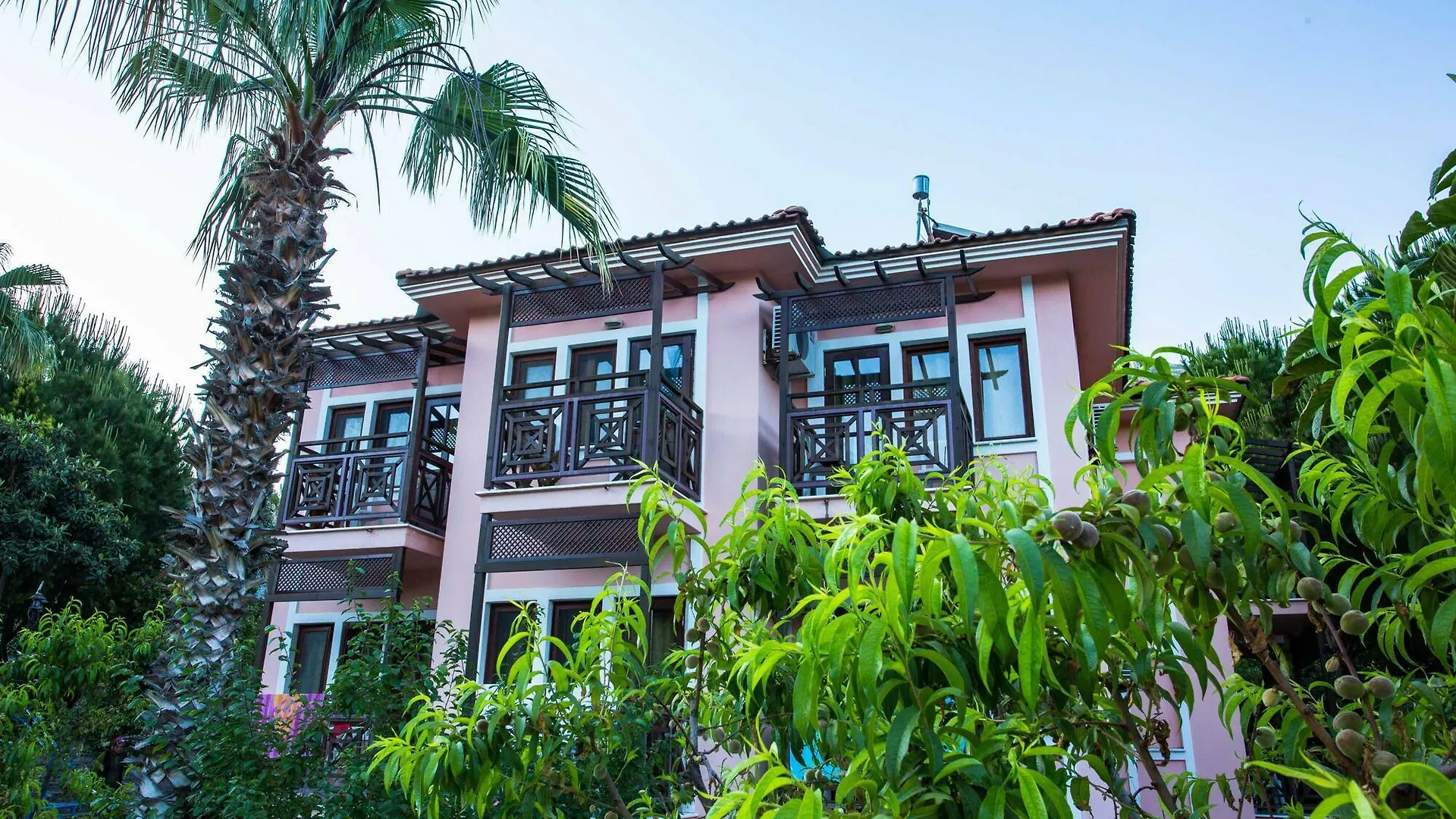 Club Pink Palace Hotel Oludeniz
