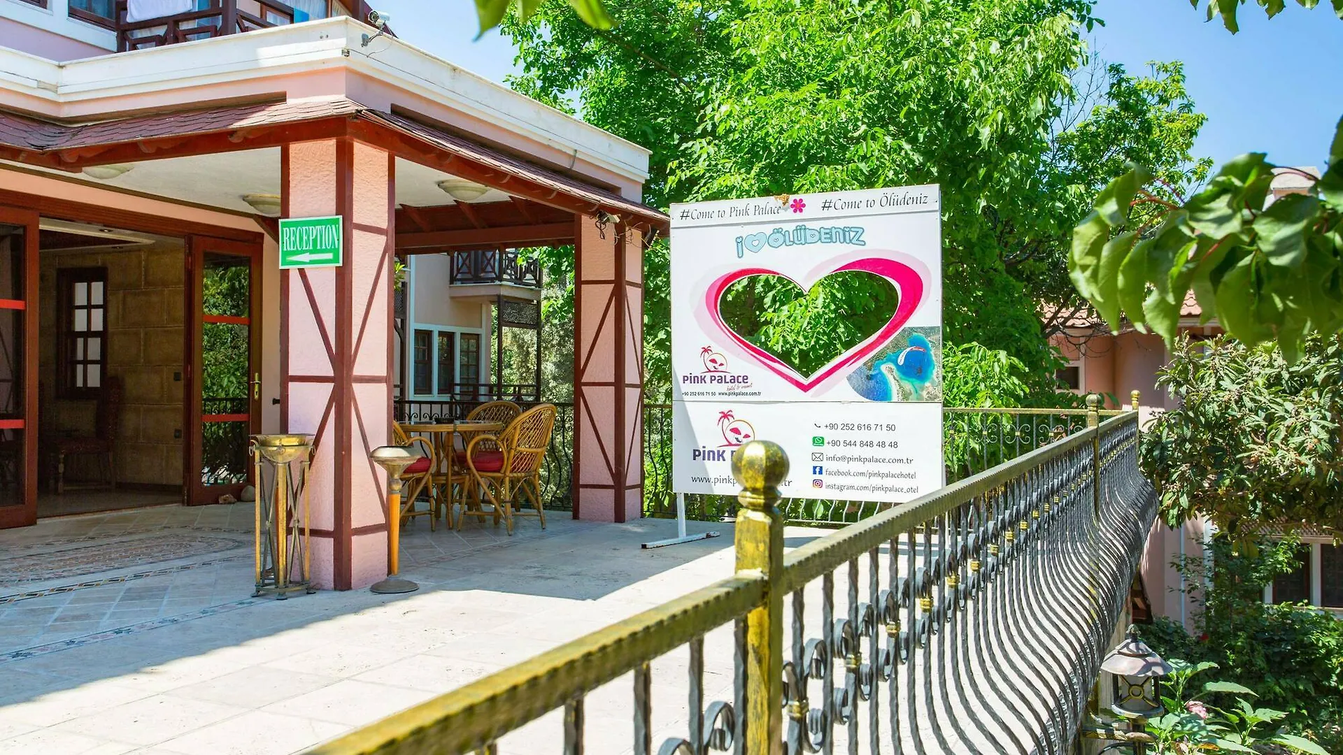Club Pink Palace Hotel Oludeniz